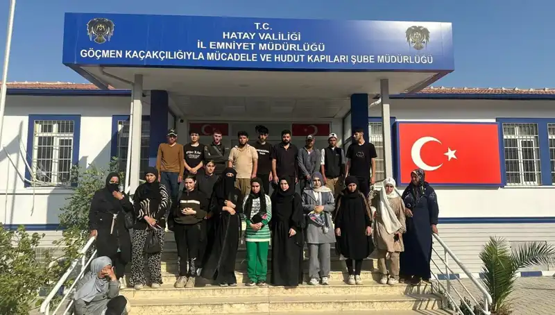 Minibüste Yakalanan 24 Göçmen: Sınır Güvenliği İhlalleri Dikkat Çekiyor