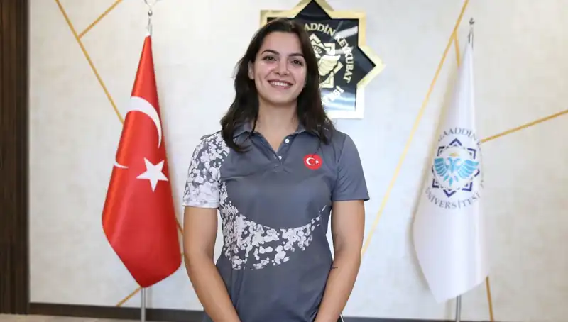 Esra'nın Altın Madalya Sevinci: Dünya Şampiyonluğu İçin Geri Sayım başladı!