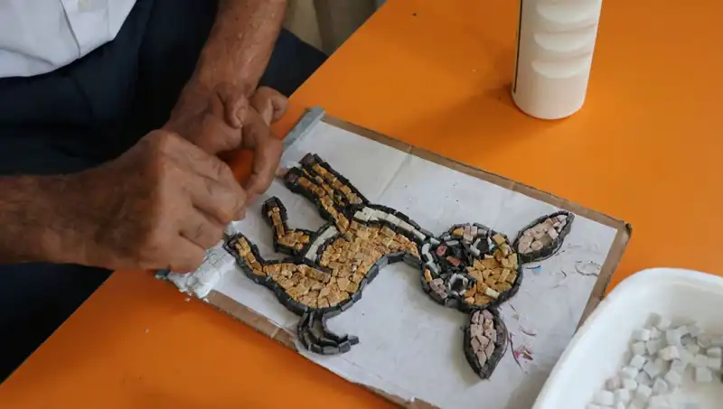 Oğlunun Ödeviyle Tanıştı, Artık Yeni Bir Hobisi Var
