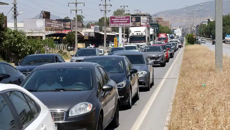 Aydın'dan Muğla'ya Uzanan Dev Kuyruk: 60 Kilometre Araç Sırası