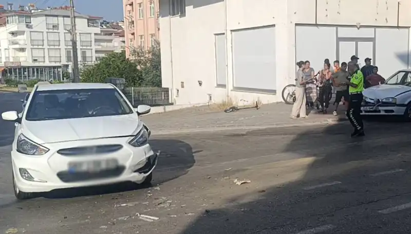 Antalya’da Korkunç Kaza: İki Otomobil Birbirine Çarptı!
