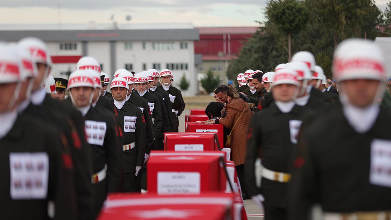 Isparta'da Helikopter Kazası Şehitleri için Tören Düzenlendi