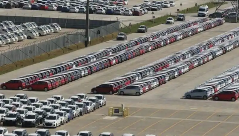 Otomotiv Sektöründe Şok: Üretim Yüzde 9 Düştü, Nedenleri ve Gelecek Beklentileri