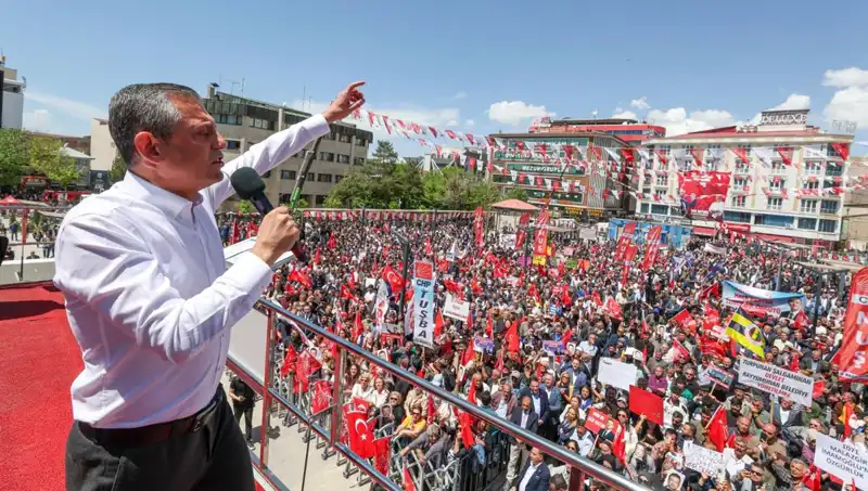 Özgür Özel'den Çarpıcı Açıklama: Örgütün Silah Bırakma Kararı Destekleniyor!