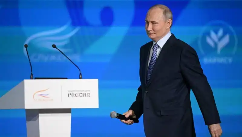Rusya'nın Tartışmalı "Yabancı Ajan" Yasası: Putin'in Son Hamlesi