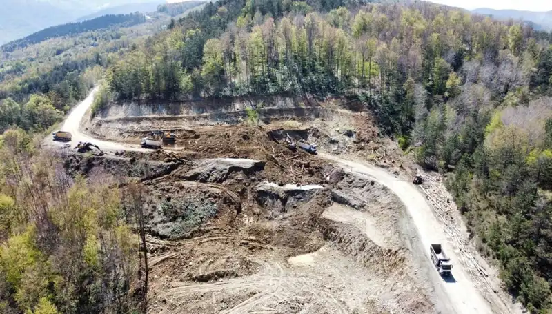 Kastamonu-Çatalzeytin Yolu Heyelanla Kapandı: Güvenlik Önlemleri Alındı