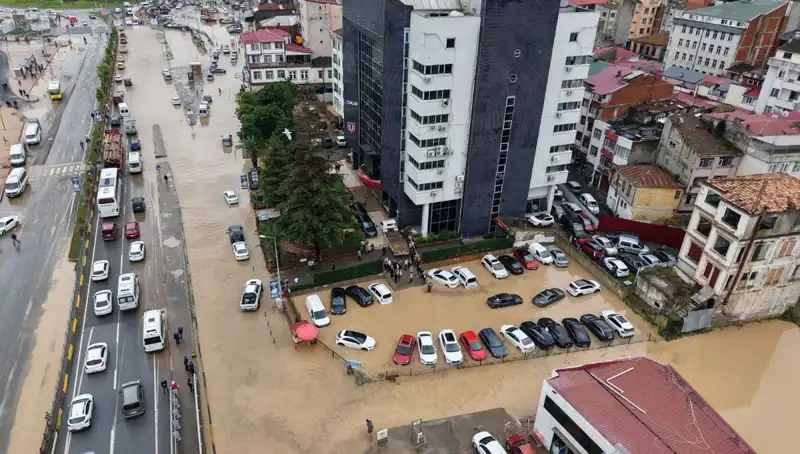 Trabzon’da Sel Felaketi: Kayıp Kişiyi Arama Çalışmaları Sürüyor