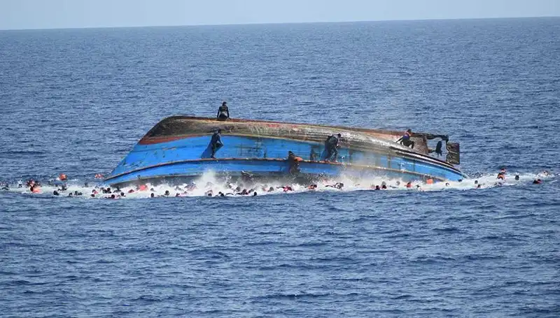 Filipinler'de Gemide Trajik Facia: 4 Ölü ve 7 Kayıp Aranıyor