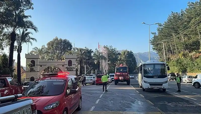 Muğla'da Beş Yıldızlı Otelde Korkutan Yangın: Tatilciler Panik İçinde!