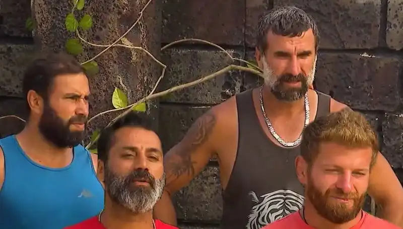 Survivor’da Şok Veda: Takımlar Birleşmeden Ayrıldı