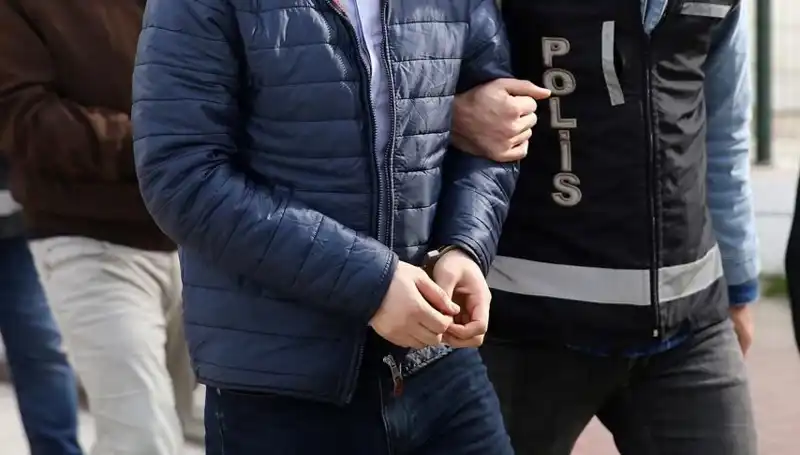 İstanbul ve Ankara'da Göze Çarpan Sahte İçki Operasyonu: 52 Şüpheli Tutuklandı