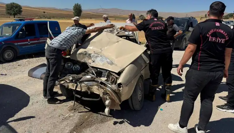 Kahramanmaraş'ta Trafik Kazası: Kamyonet ve Otomobil Çarpıştı