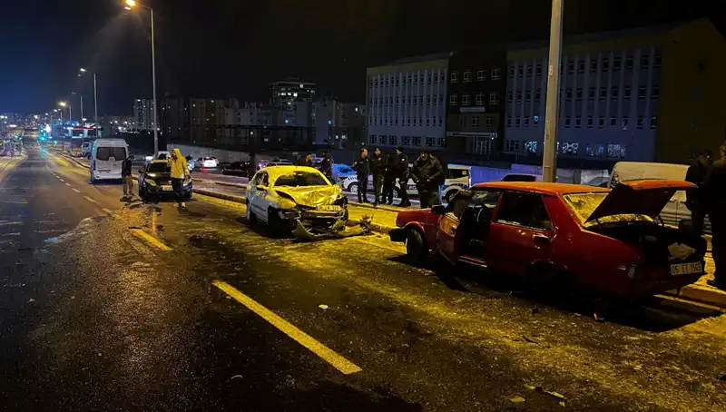 Kayseri'de Feci Kaza: 11 Araç Çarpıştı, Yaralılar Var!