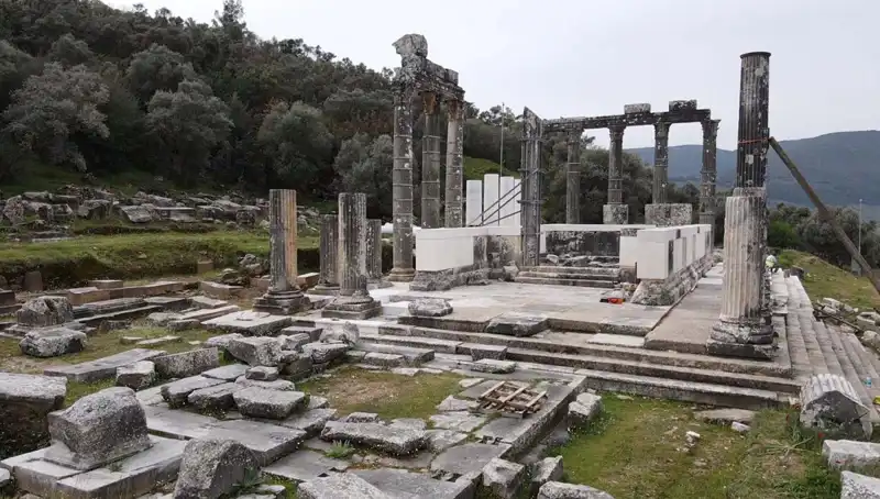 Zeus Tapınağı: Tarihin Gizemli Hazineleri Yeniden Hayat Buluyor