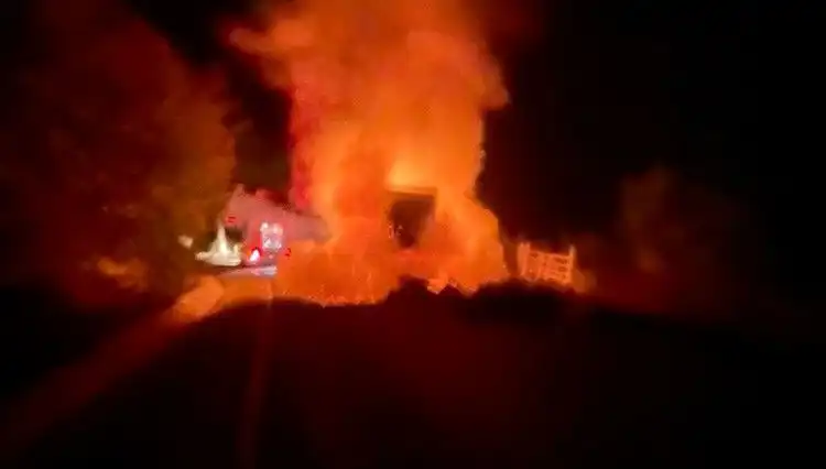 Seyir Halindeki Kamyonet Neden Alev Alev Yandı: Olay Anları ve Güvenlik Önlemleri