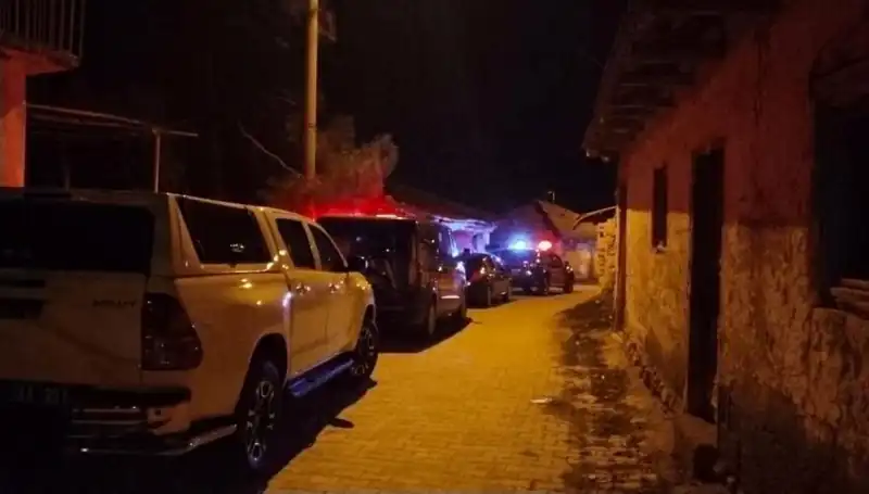 Oğlu Tarafından Öldürülen Adamın Gözyaşları İçinde Son Yolculuğu