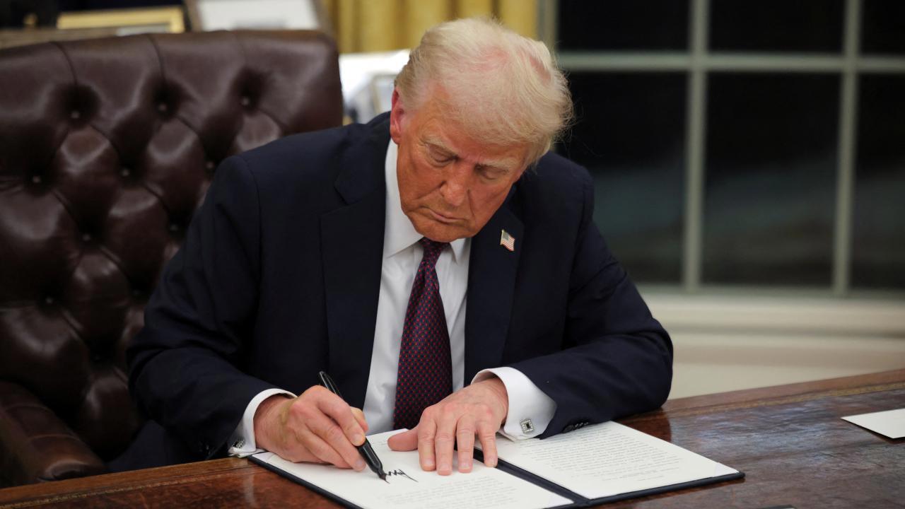 Trump, Kararname Yağmuruna Devam Ediyor!