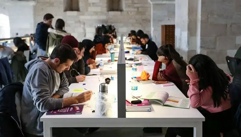 Üniversitelerin 2024-2025 Eğitim Yılı Başlangıç Tarihleri Açıklandı!