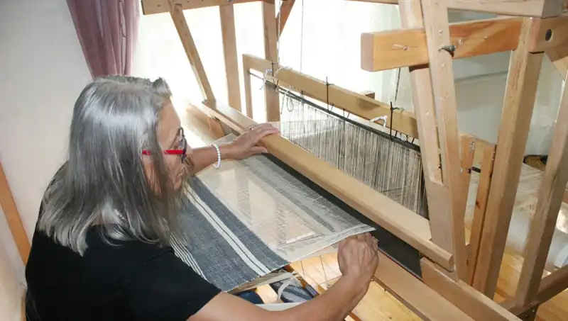 Eski Giysileri Değerlendirmenin Yaratıcı Yolu: Eşsiz Eşyalar Yapmak