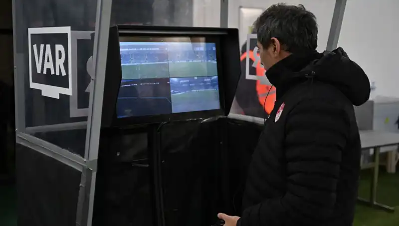 Beşiktaş-Gaziantep FK Maçında Tarihi An: Alman VAR Hakemi Göreve Geliyor