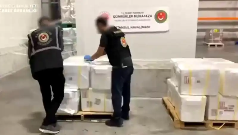 İstanbul Havalimanı'nda 455 Kilo Kokain Operasyonu: Neler Yaşandı?