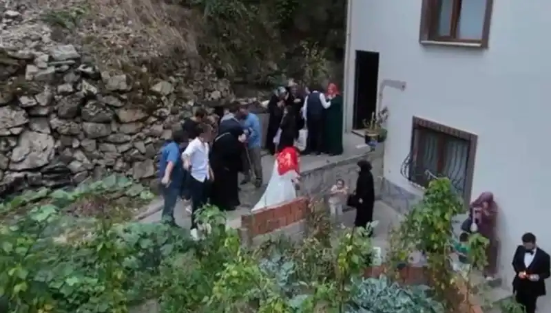 Düğün Töreninde Dehşet Anları: Kurşunlar Uçuştu, Kaçış Yürekleri Ağza Getirdi