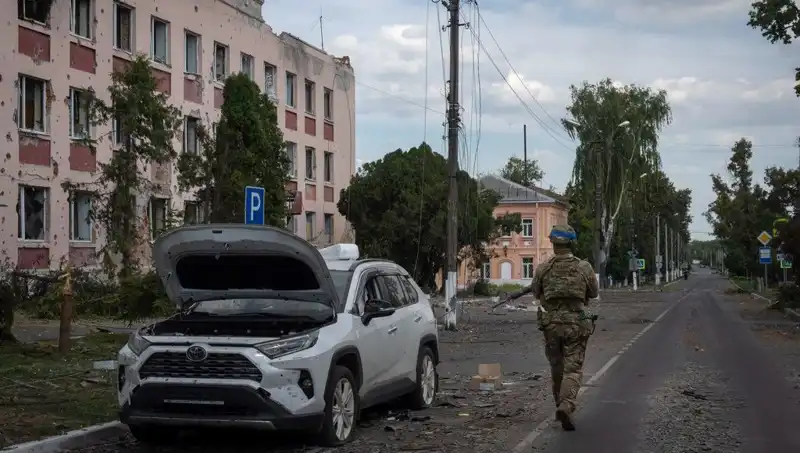 Ukrayna'nın Hayatta Kalma Mücadelesi: Rus Güçleri Kursk İçin Geri Dönüyor