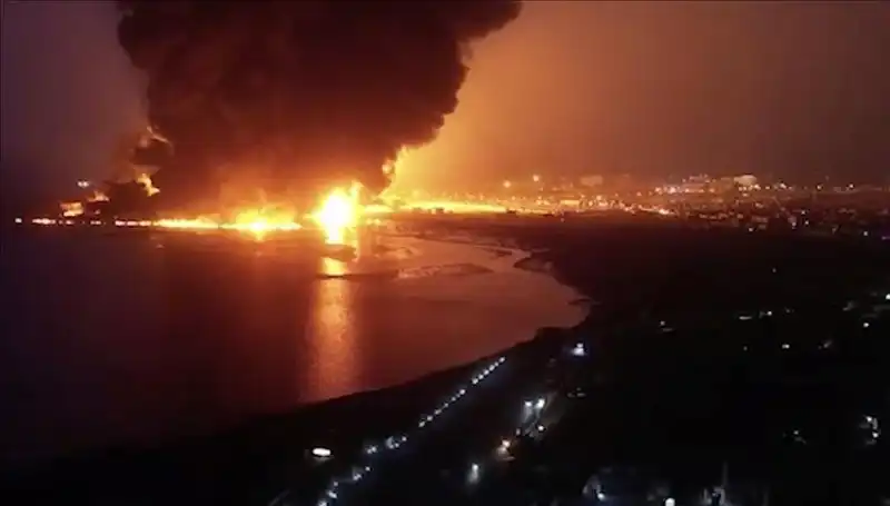 Yemen'de Türk Gemisine Şarapnel İsabet Etti: Detaylar ve Son Gelişmeler
