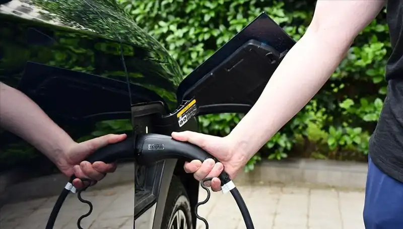 İngiltere, ABD’nin Gümrük Vergilerine Karşı Elektrikli Araç Üreticilerine Destek Veriyor