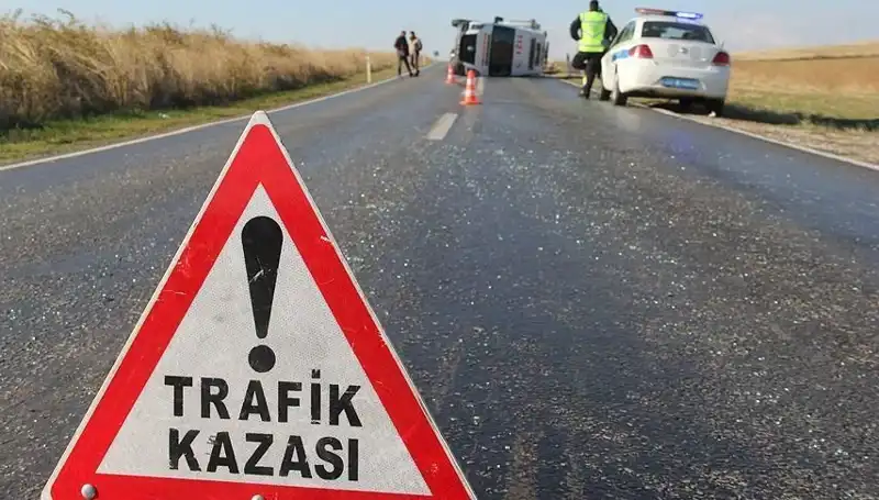 Niğde’de Zincirleme Kaza: 16 Kişi Yaralandı ve Olay Yerinde Panik Hakim Oldu