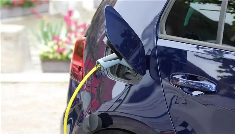 Tesla'nın Rekorunu Kıracak Araç: Yeni Model 1500 Kilometre Menzil Sunuyor!