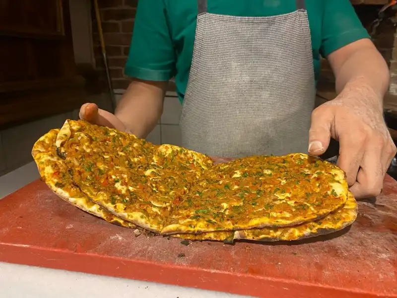 İstanbul’da Lahmacun Fiyatları Neden Bu Kadar Farklı? Semtlerin Gizli Yarışı