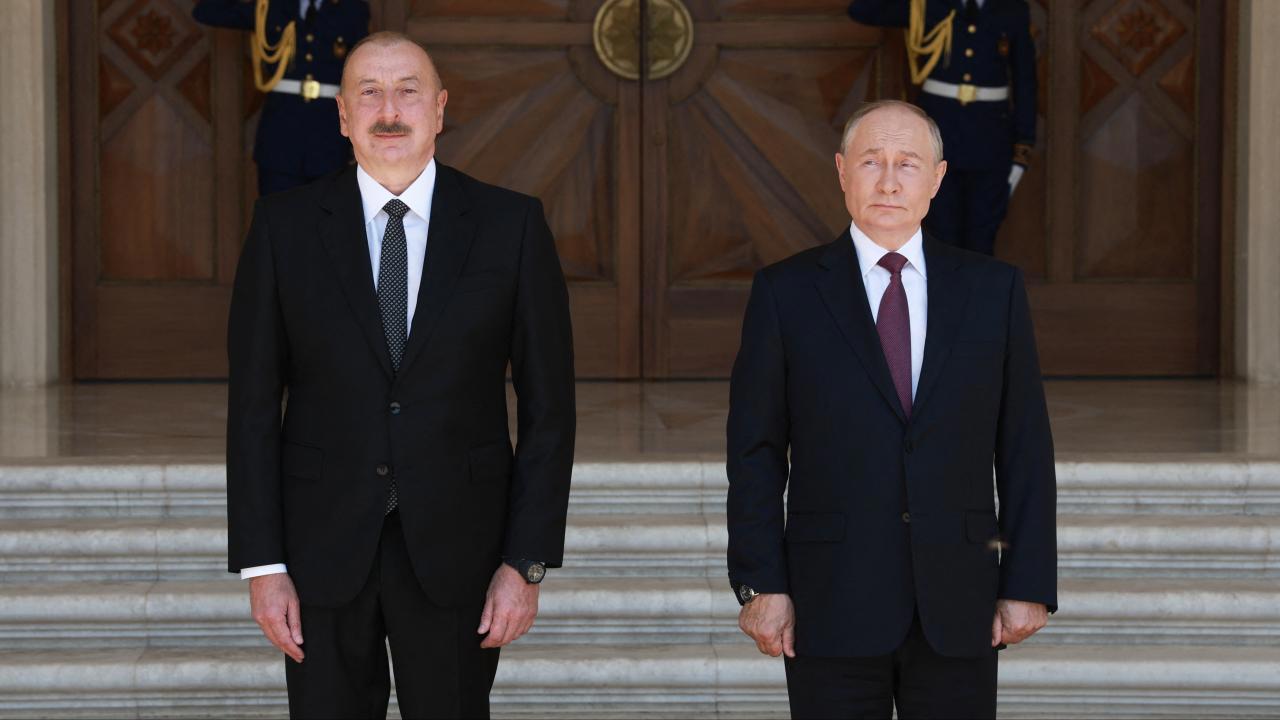Putin Aliyev'e Samimi Bir Özür Diledi