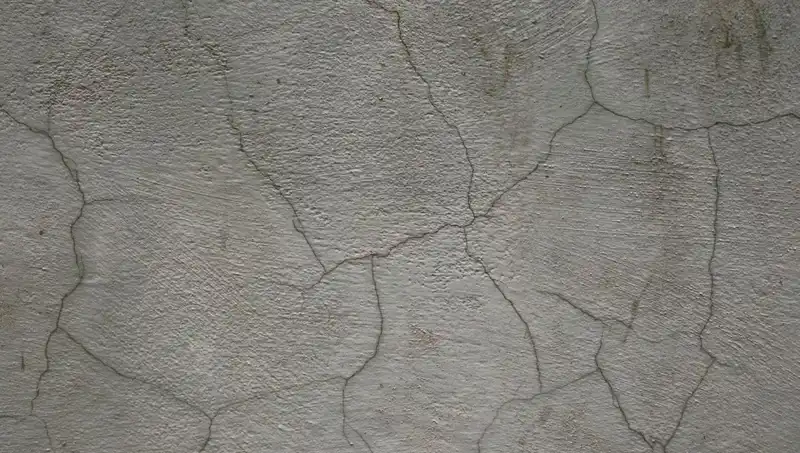 Çatlakları Kendi Kendine Onaran Canlı Beton: İnşaatın Geleceği Mi?