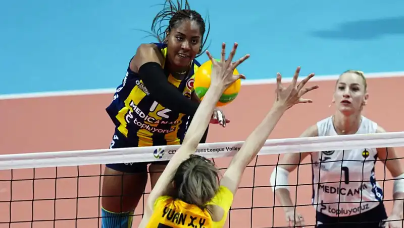 Avrupa'da Türk Derbisi: Fenerbahçe, Vakıfbank'ı Zorlanmadan Geçti!
