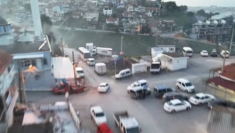 İzmir'de Büyük Operasyon: 99 Gözaltı ve 133 Tutuklama Gerçekleşti