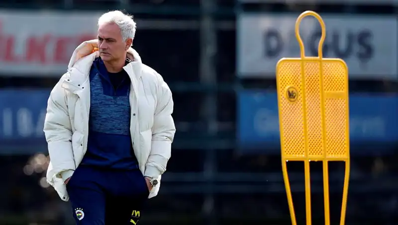 8 Mart 2025: Fatura Mourinho'ya Çıktı, Futbol Dünyası Sarsılıyor!