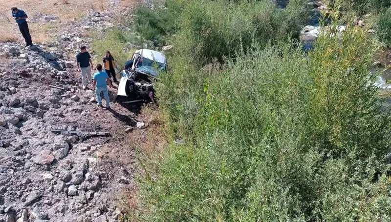 Sivas'ta Feci Kaza: Otomobil Dere Yatağına Düştü, İki Can Gitti