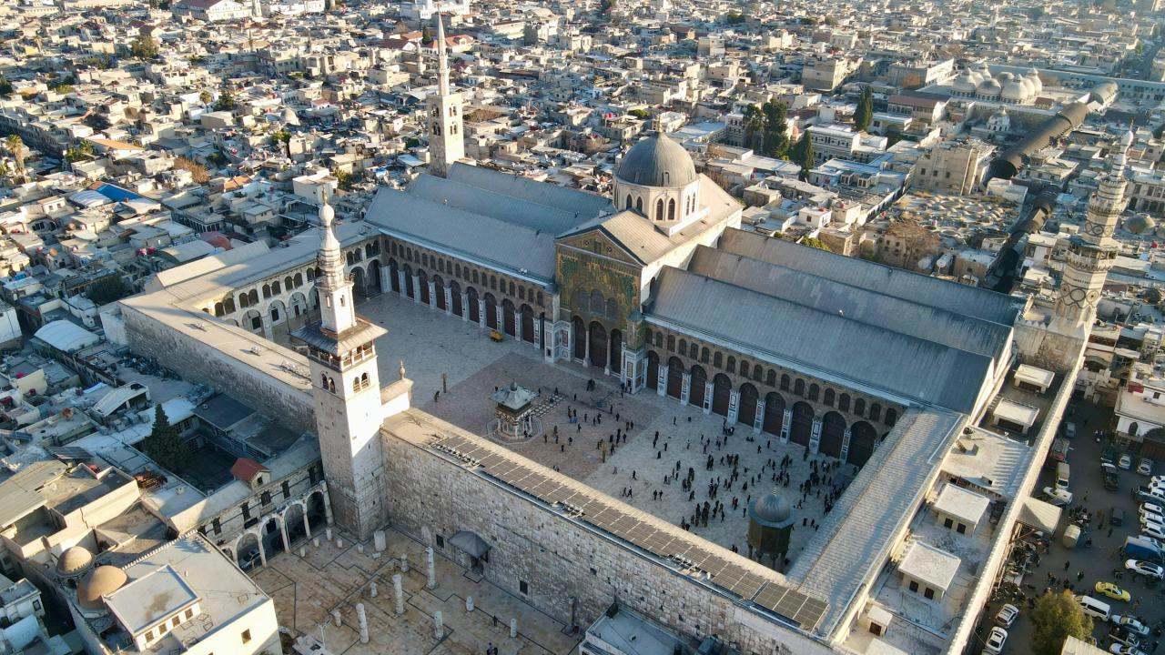 Suriye Halkı, Özgürlüğün Ardından İlk Cuma Namazı İçin Camilere Akın Etti