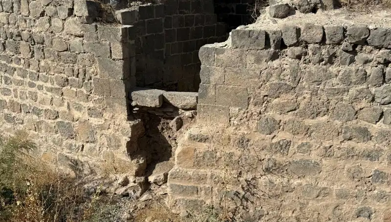 Diyarbakır'da Tarihi Saint George Kilisesi'ne Ait Çarpıcı Kitabe Bulundu