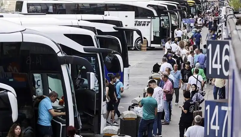 İstanbul'dan Göç Edenlerin Sayısı Rekor Kırdı: 369 Bin 453 Kişi Şehri Terketti