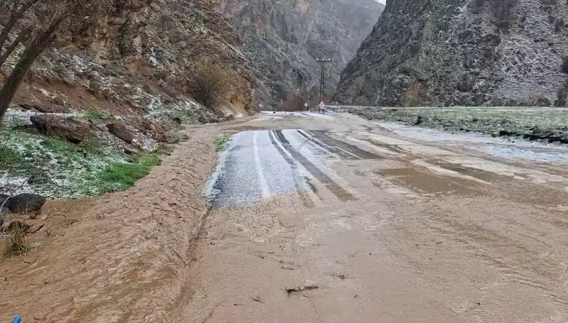 Tunceli’de Dolu ve Sağanak Yağış Hayatı Olumsuz Etkiledi: Detaylar