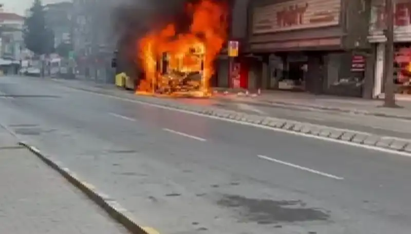 Ümraniye'de Yangın Paniği: Korkutan Olayın Ayrıntıları Ortaya Çıktı