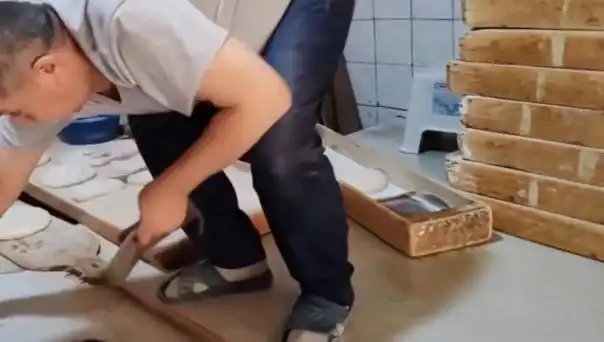 Pide Tezgahında Terlik Skandalı: Fırına 105 Bin TL Ceza Kesildi!