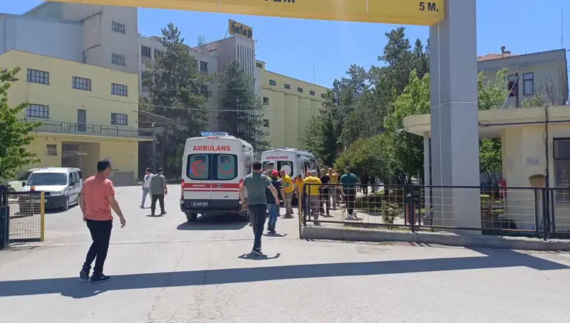 Çorum'da Un Fabrikasında Şok Edici Patlama: Biri Ağır, 9 Yaralı!