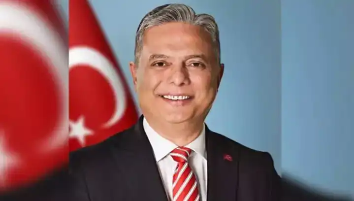Ümit Uysal: CHP Genel Başkan Adayı Kimdir ve Neler Yapıyor?