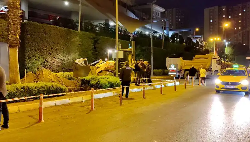 AVM Girişinde Doğalgaz Paniği: Alışveriş Keyfi Kısa Sürdü