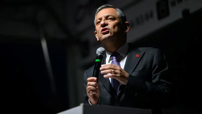 Özgür Özel'den Emekli İkramiyesi Üzerine Sert Tepki ve Açıklama